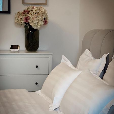 Amena Residence Chiajna ภายนอก รูปภาพ